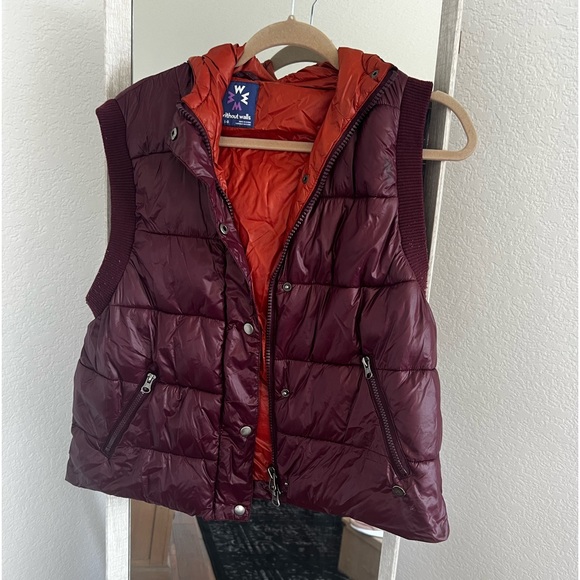 Hooded puff vest- size large- without walls- maroon- buttons/zip -lightly worn - Picture 1 of 7